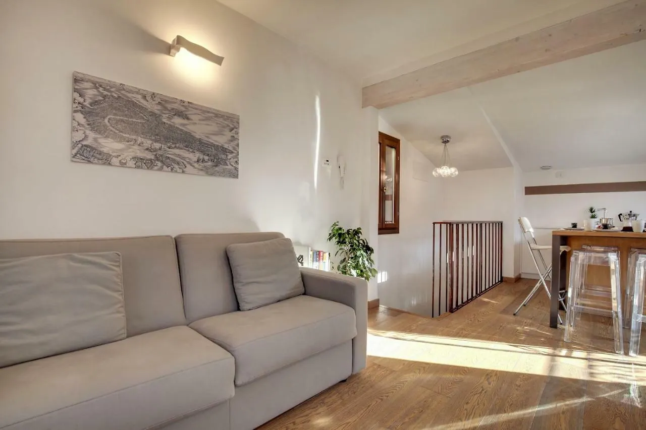 Modern Apartment Venice With Terrace 0*,  Italia