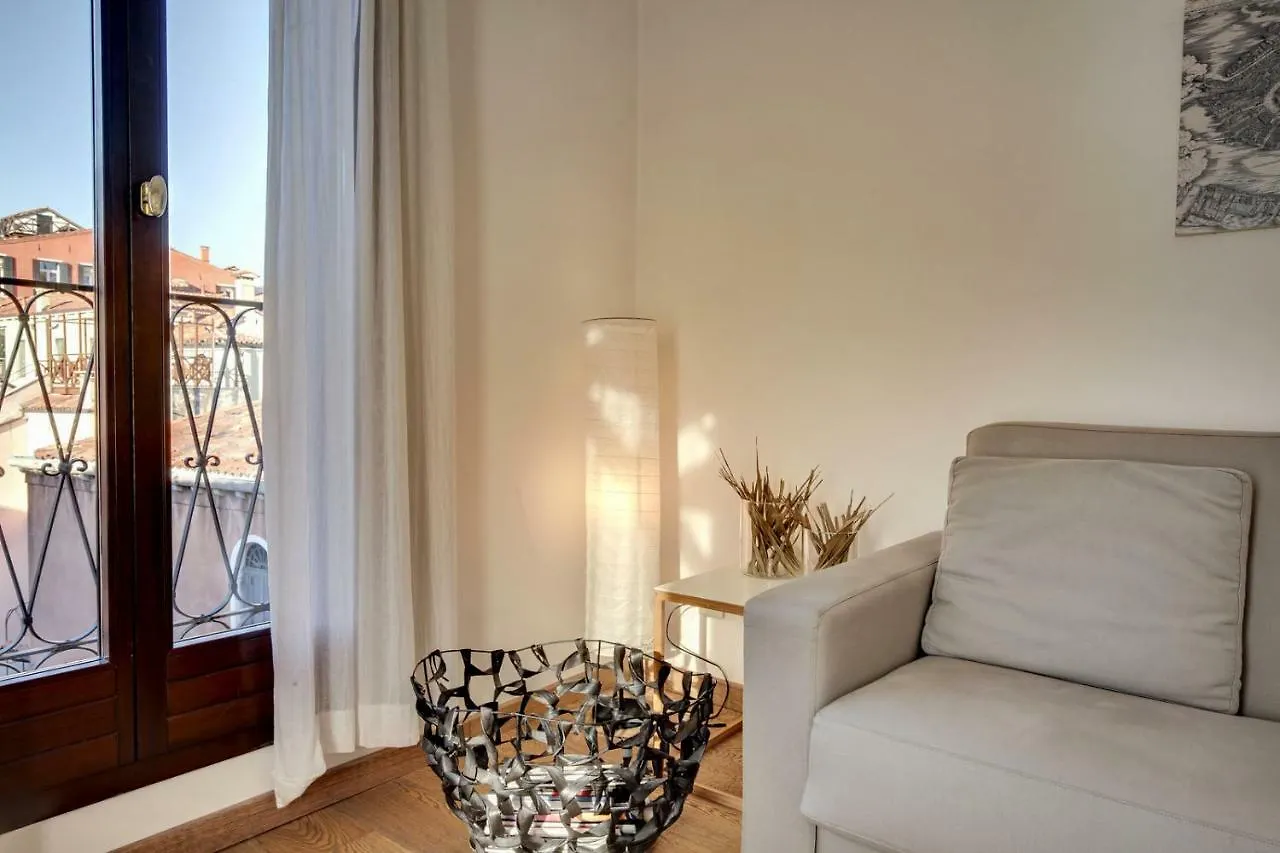 Modern Apartment Venice With Terrace Italia
