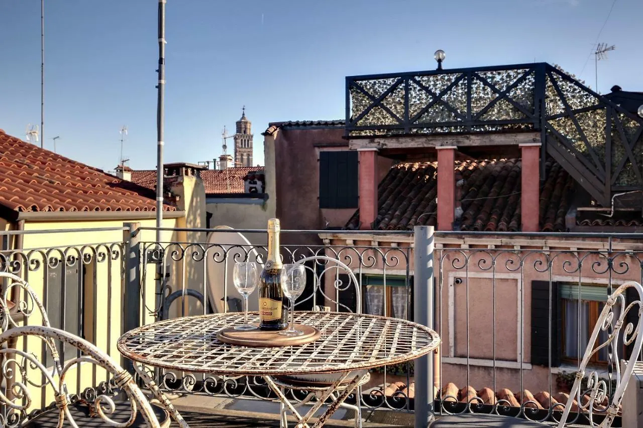 Modern Apartment Venice With Terrace 0*,