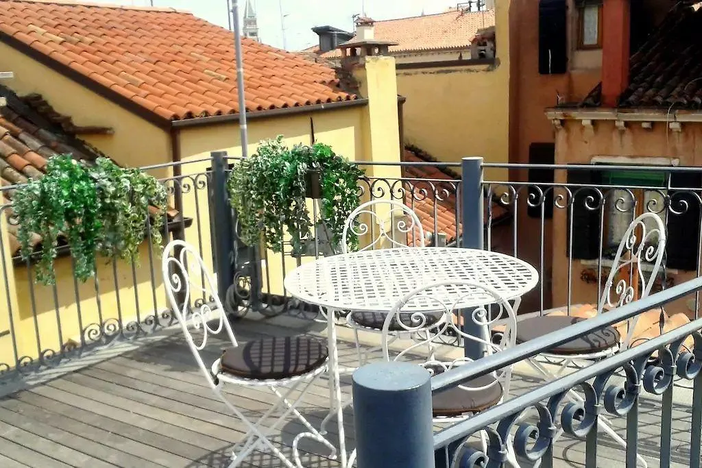 Modern Apartment Venice With Terrace