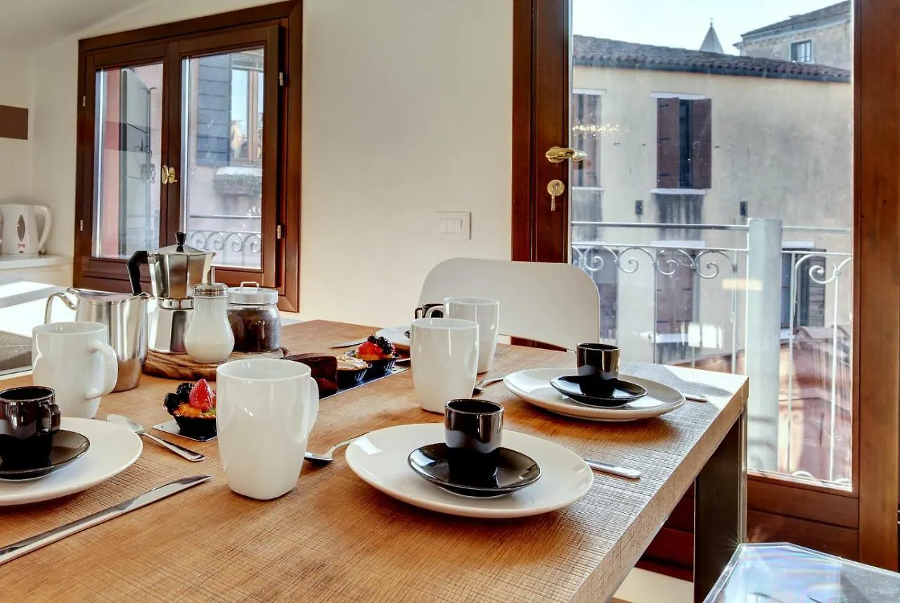 Modern Apartment Venice With Terrace Italy