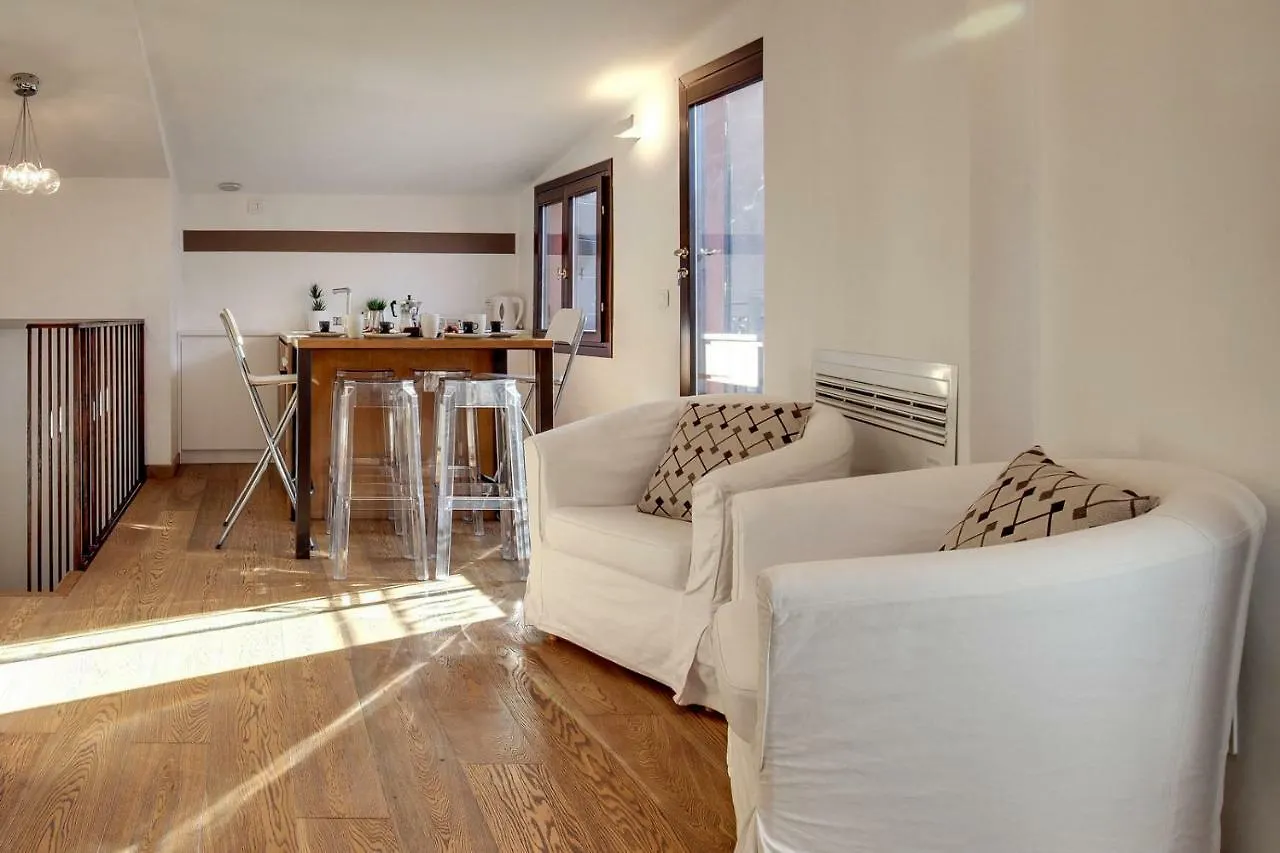 Modern Apartment Venice With Terrace 0*,