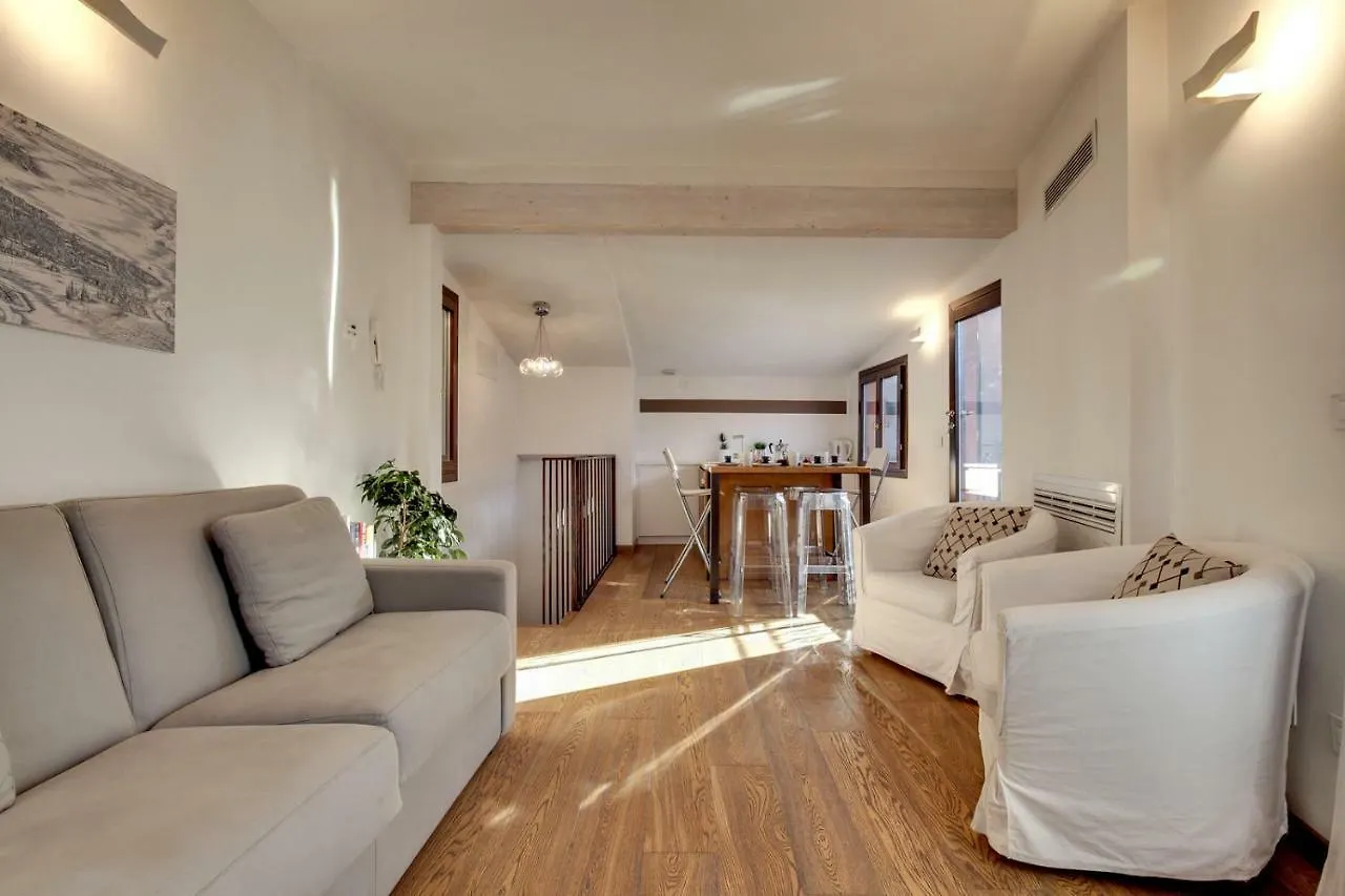 Modern Apartment Venice With Terrace