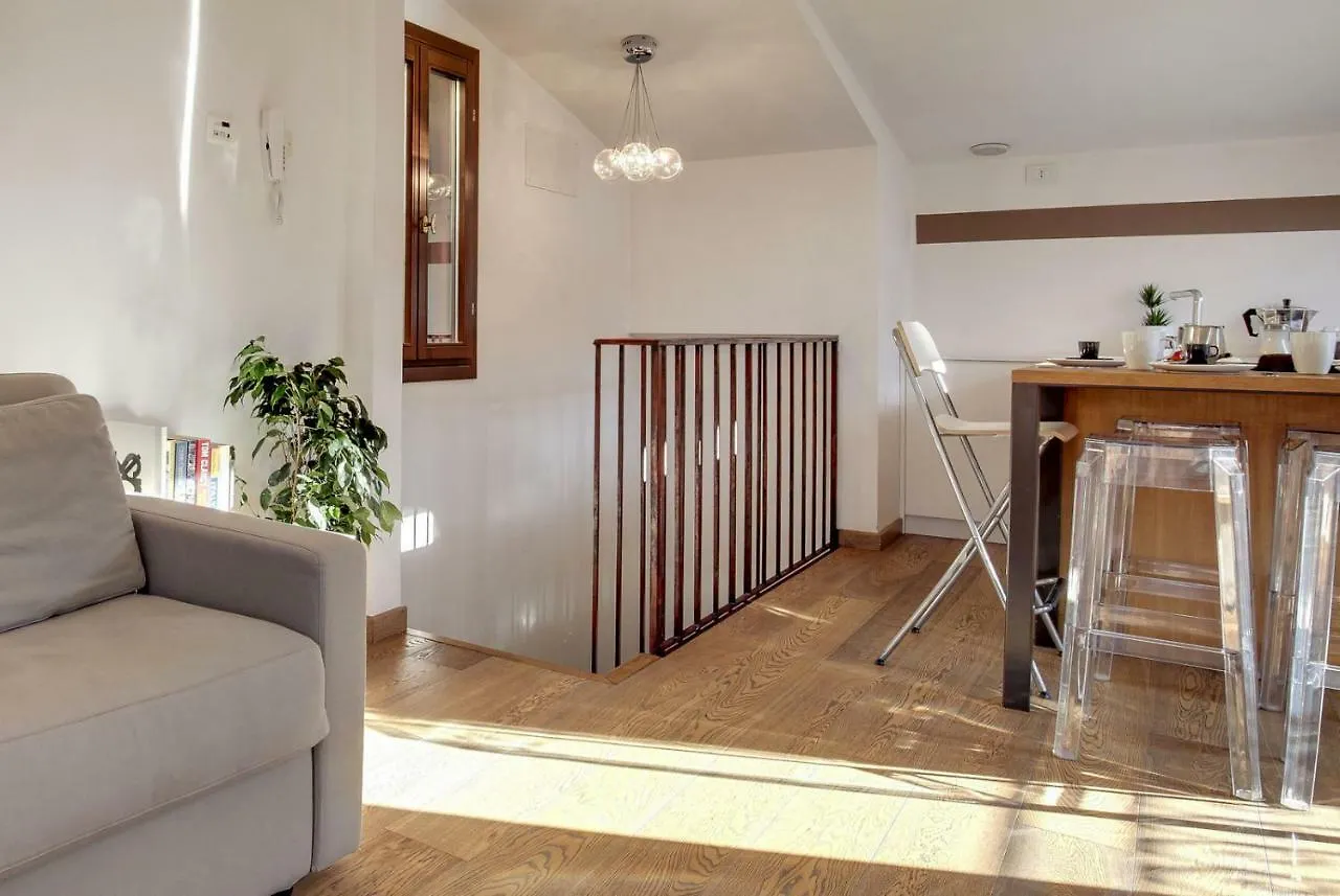 Modern Apartment Venice With Terrace Italy