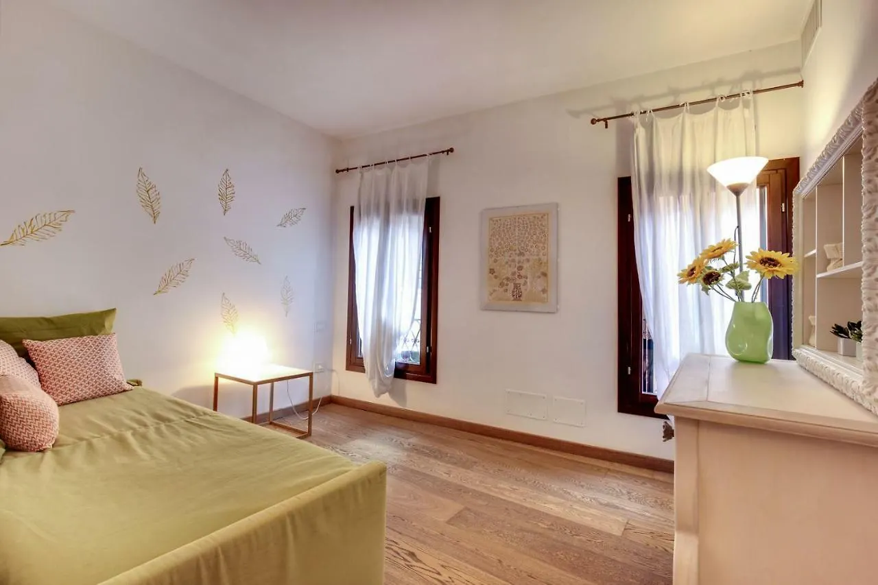 Modern Apartment Venice With Terrace Italy